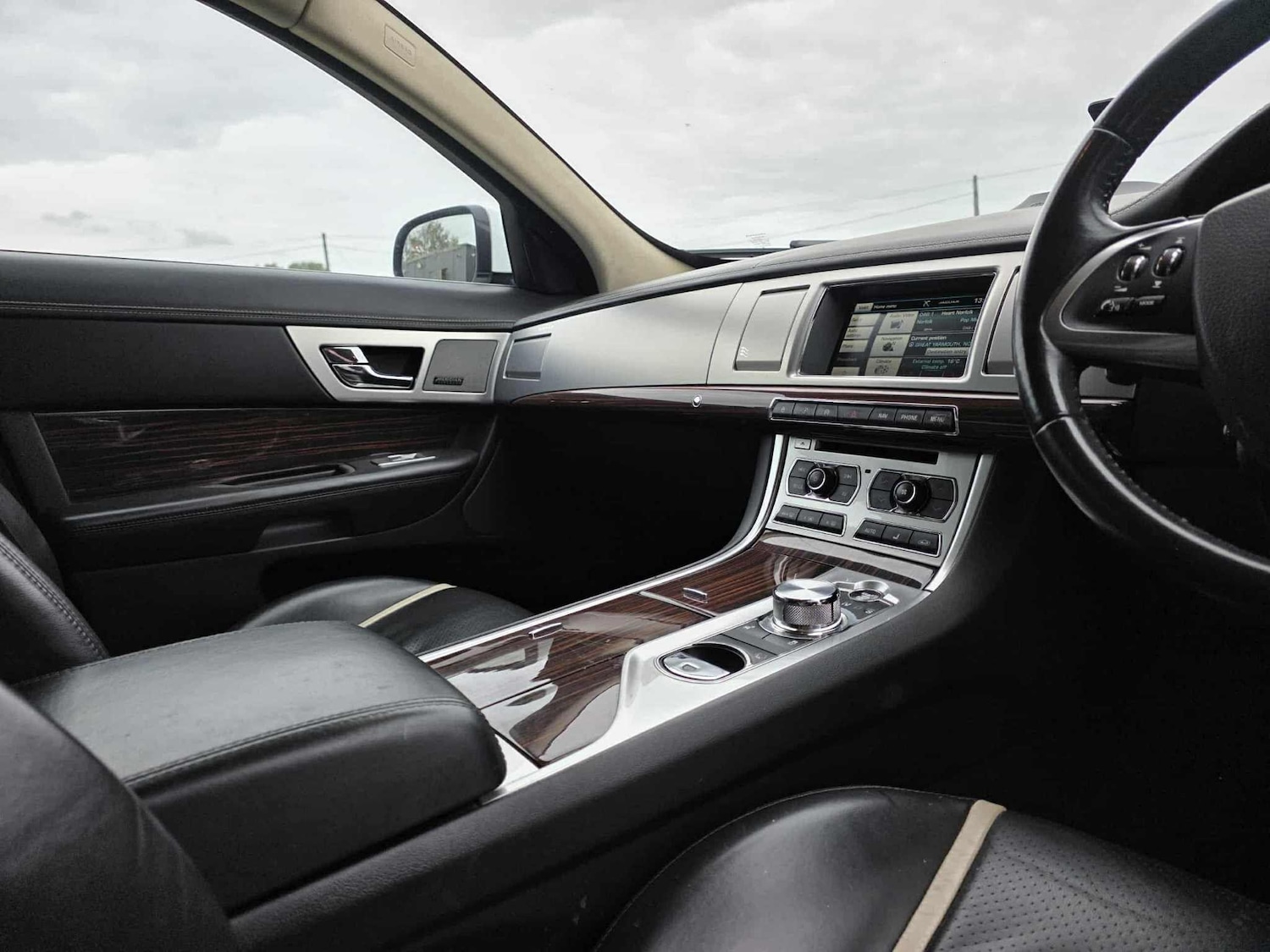 Used Jaguar XF 2014 for sale - 76990330: Photo 22