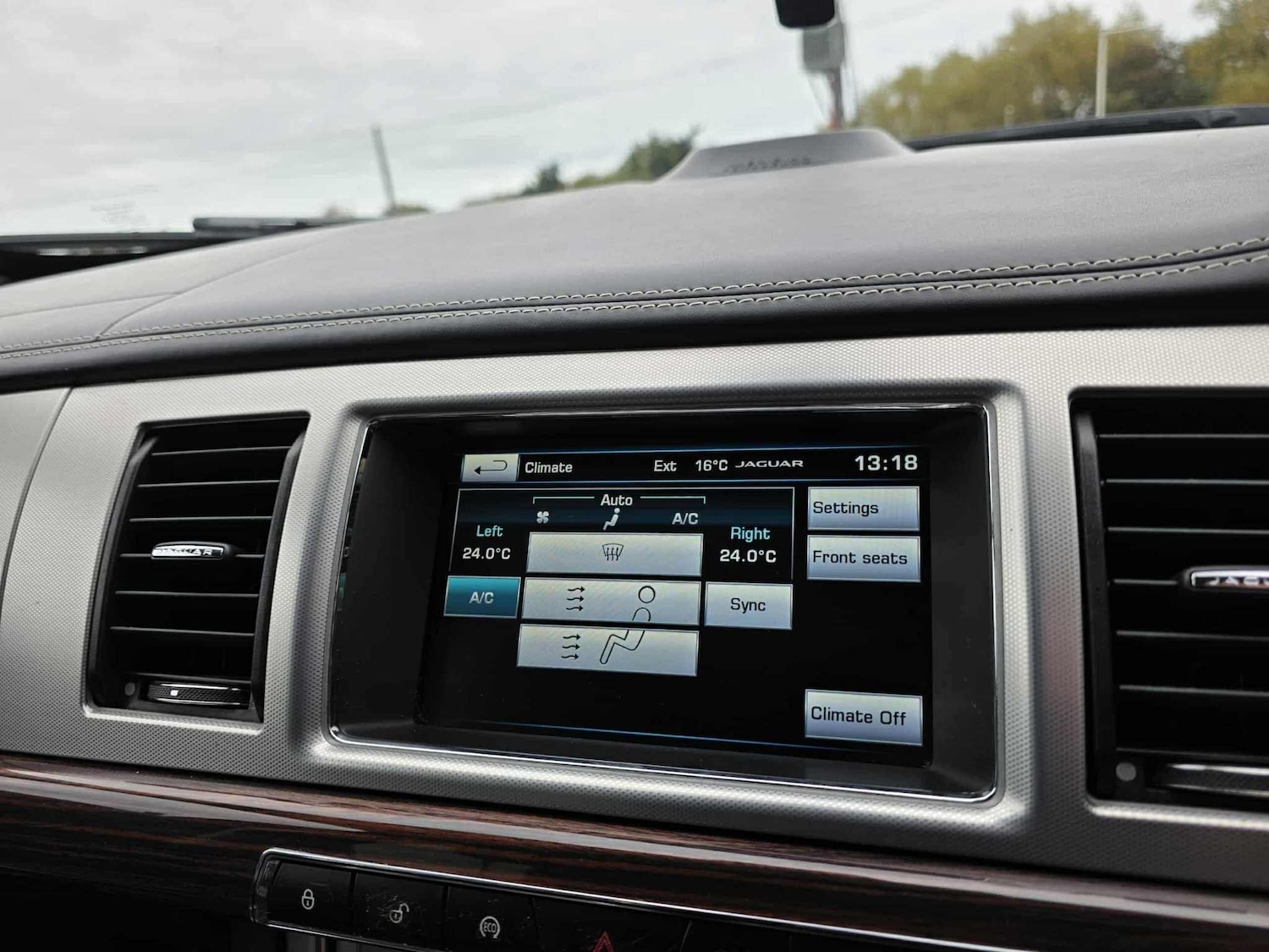 Used Jaguar XF 2014 for sale - 76990330: Photo 31