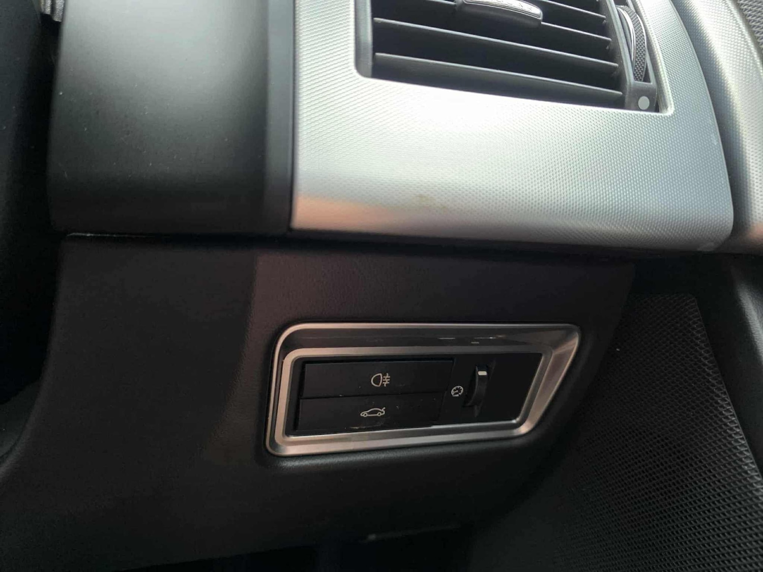 Used Jaguar XF 2014 for sale - 76990330: Photo 36