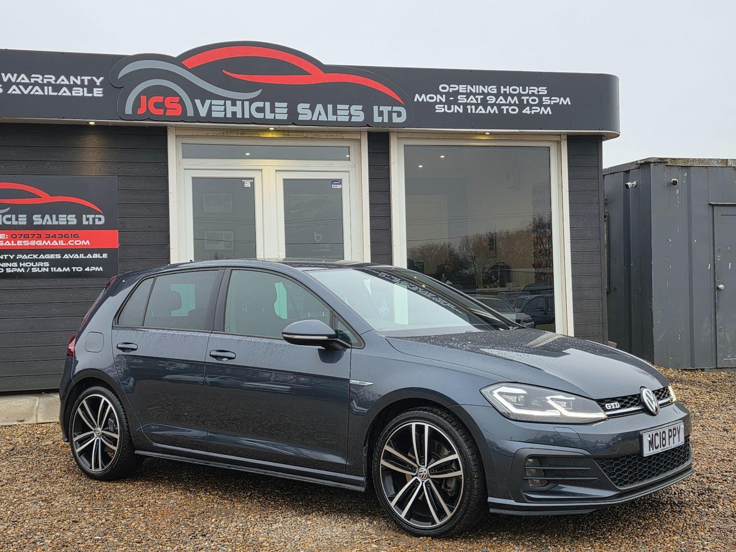 Used Volkswagen Golf 2018 for sale - 77021004: Photo 2