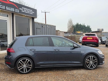 Used Volkswagen Golf 2018 for sale - 77021004: Photo