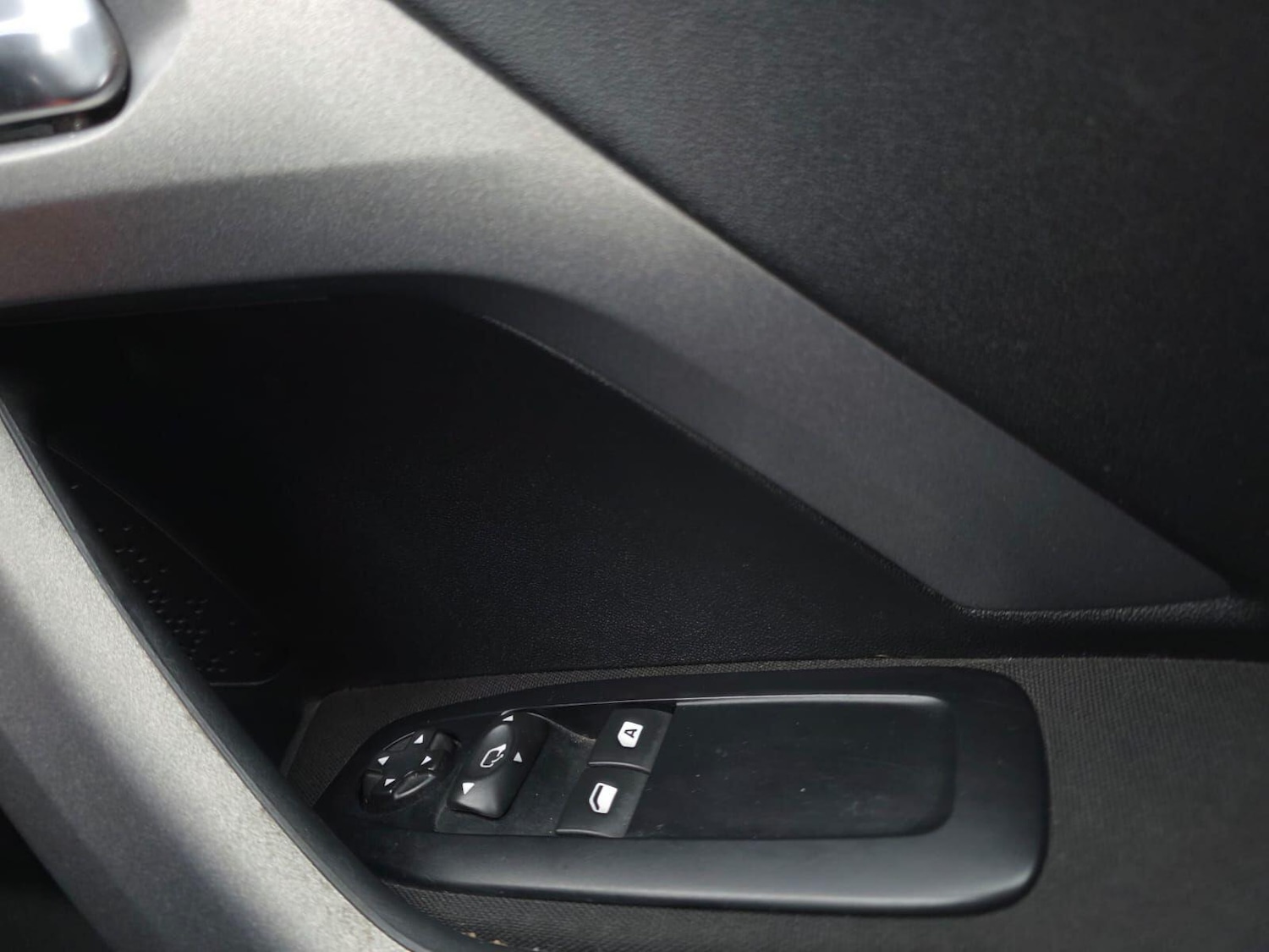 Used Peugeot 2008 2015 for sale - 77166668: Photo 29