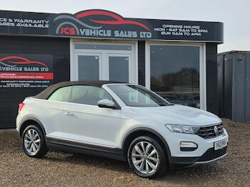 Used Volkswagen T-Roc 2021 for sale - 77695705: Photo