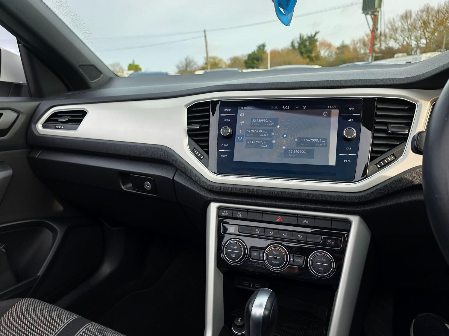 Used Volkswagen T-Roc for sale - 77695705: Photo 35