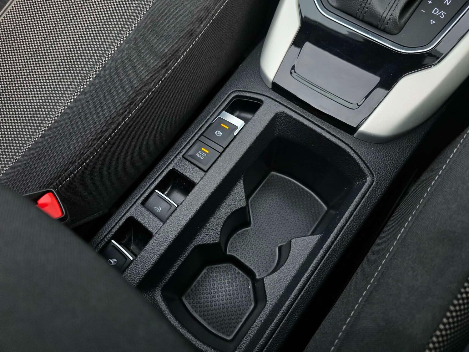 Used Volkswagen T-Roc for sale - 77695705: Photo 38