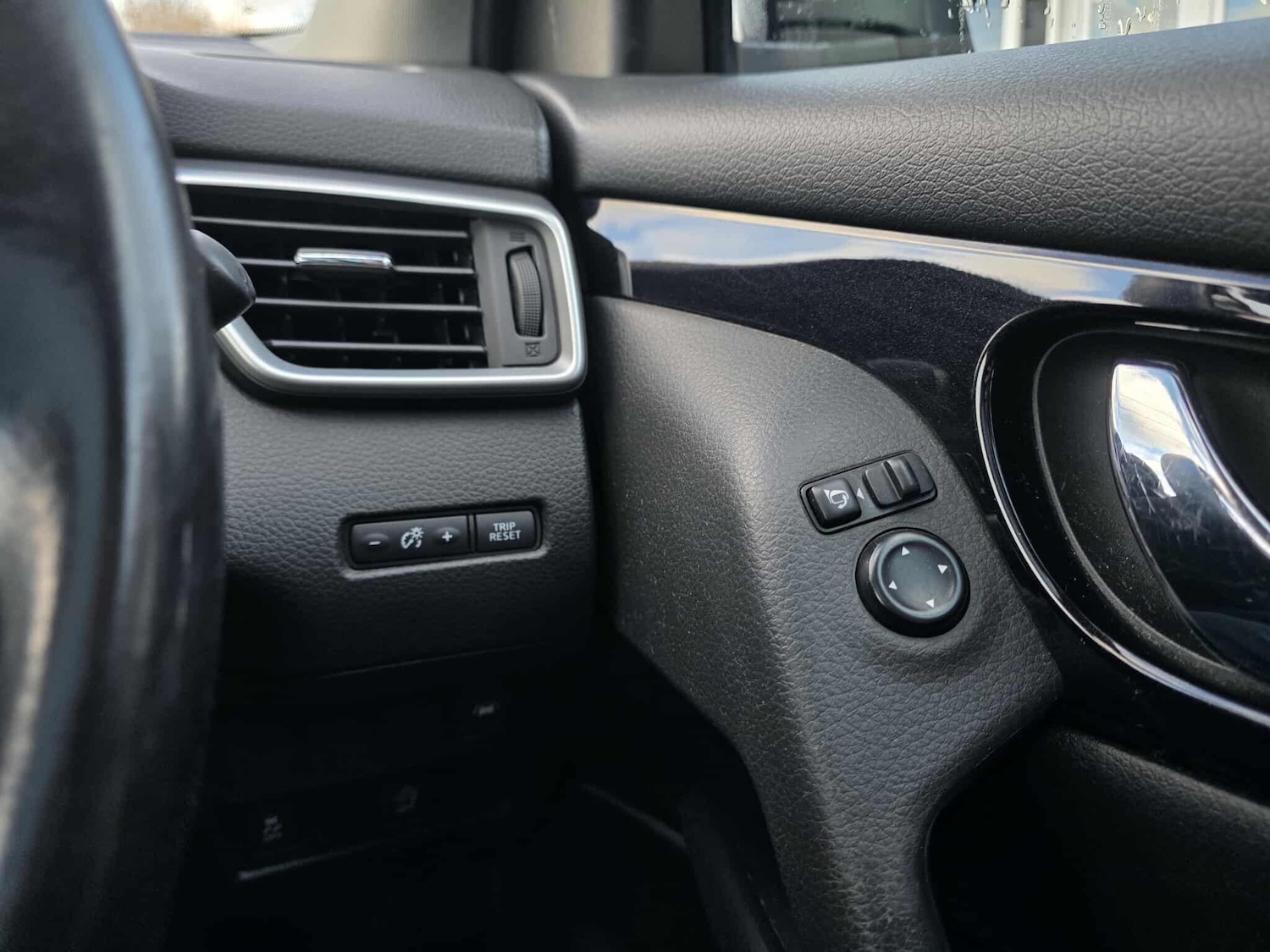 Used Nissan Qashqai 2017 for sale - 76992720: Photo 29