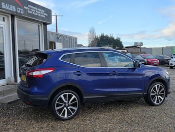 Used Nissan Qashqai 2017 for sale - 76992720: Photo