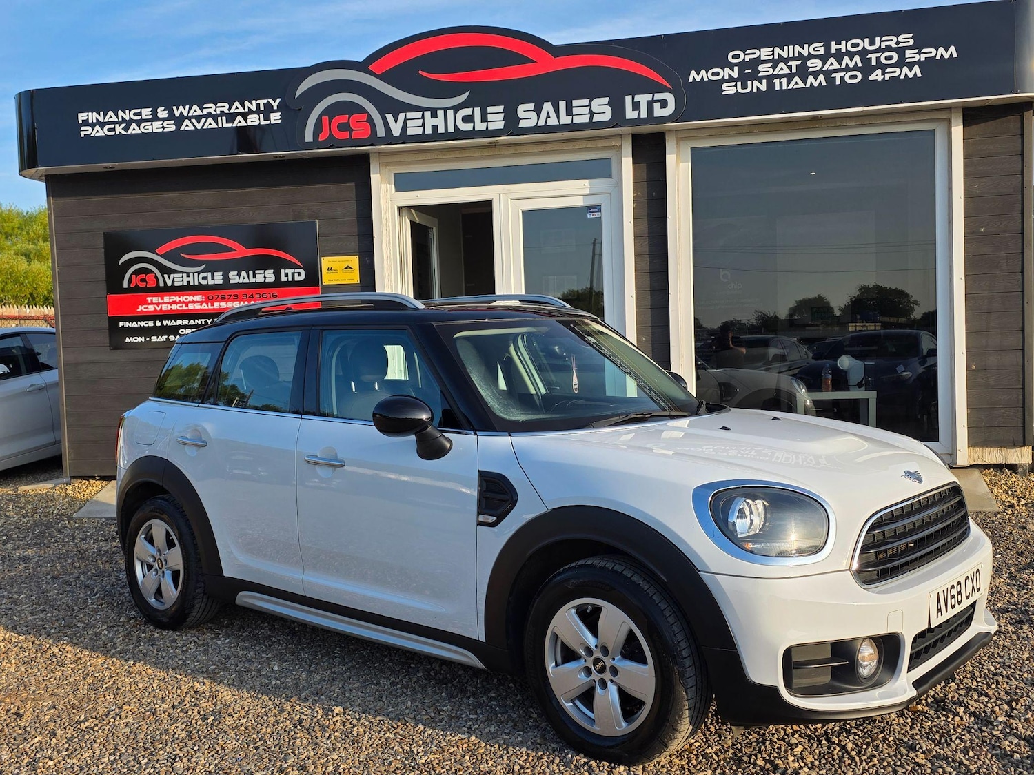 Used MINI Countryman 2018 for sale - 76599421: Photo 2