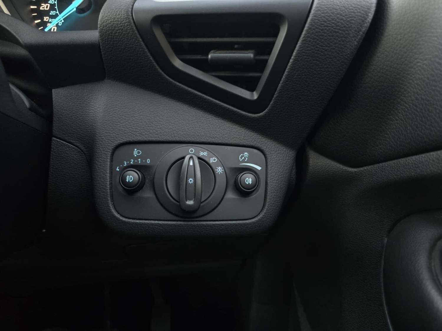 Used Ford Kuga 2016 for sale - 76599427: Photo 31