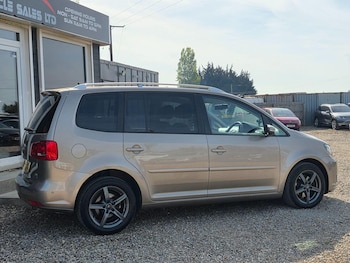 Used Volkswagen Touran 2013 for sale - 78388149: Photo