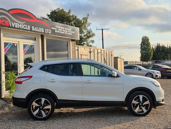 Used Nissan Qashqai 2015 for sale - 79280103: Photo