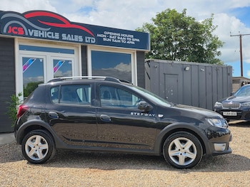 Used Dacia Sandero Stepway 2015 for sale - 78810324: Photo