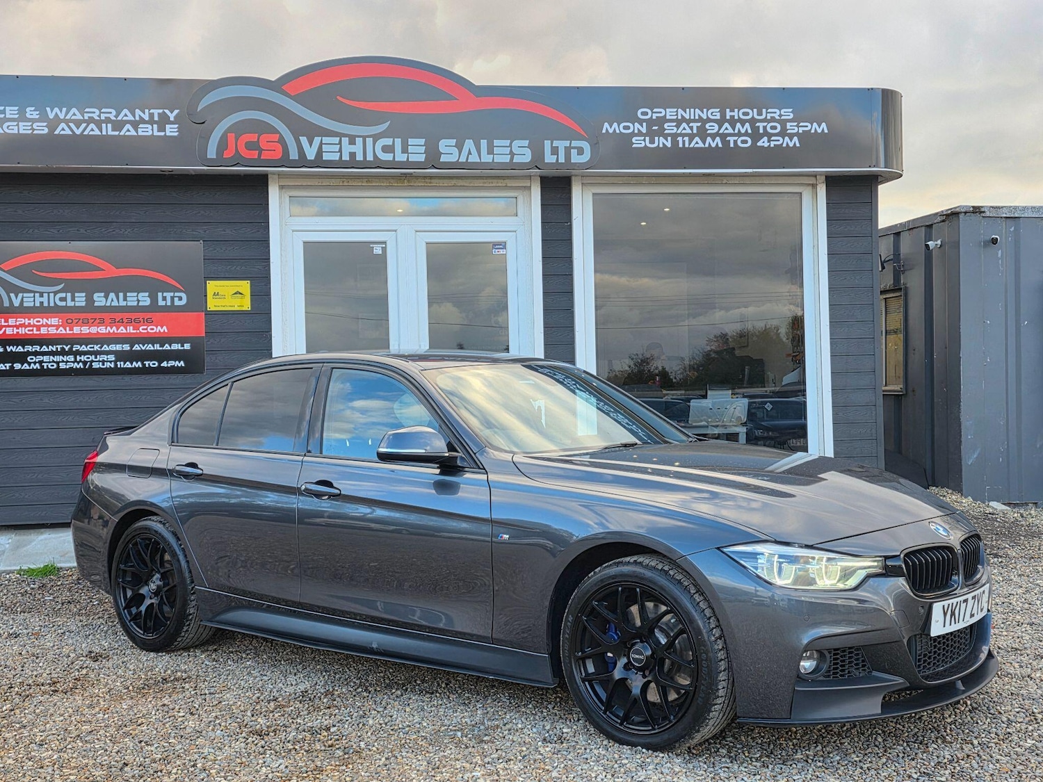 Used BMW 3 Series 2017 for sale - 77132028: Photo 2