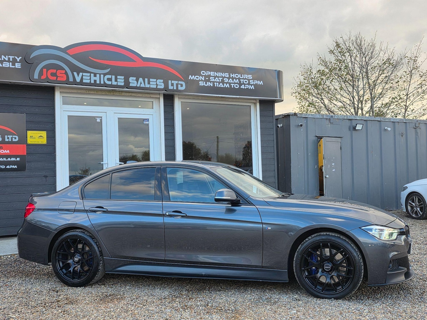 Used BMW 3 Series 2017 for sale - 77132028: Photo 3