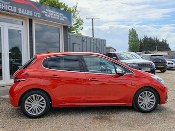 Used Peugeot 208 2015 for sale - 78601841: Photo