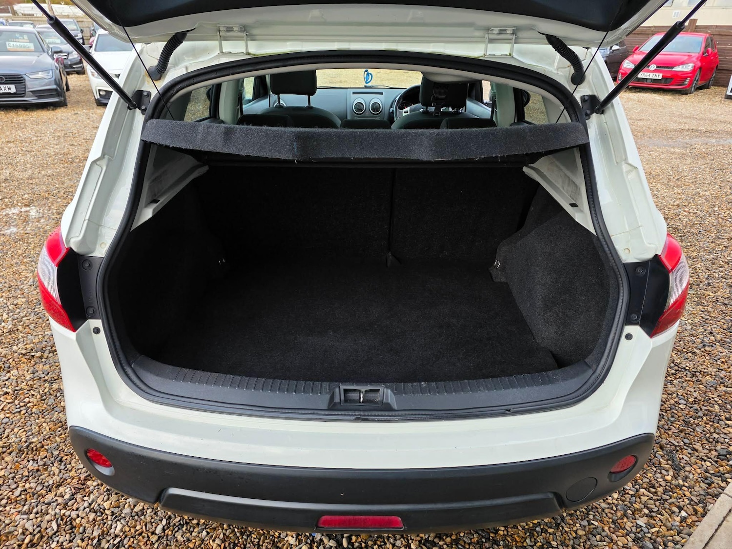 Used Nissan Qashqai 2012 for sale - 76855701: Photo 15