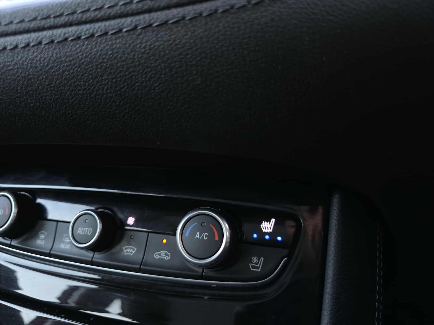 Used Vauxhall Grandland X 2018 for sale - 76689597: Photo 25