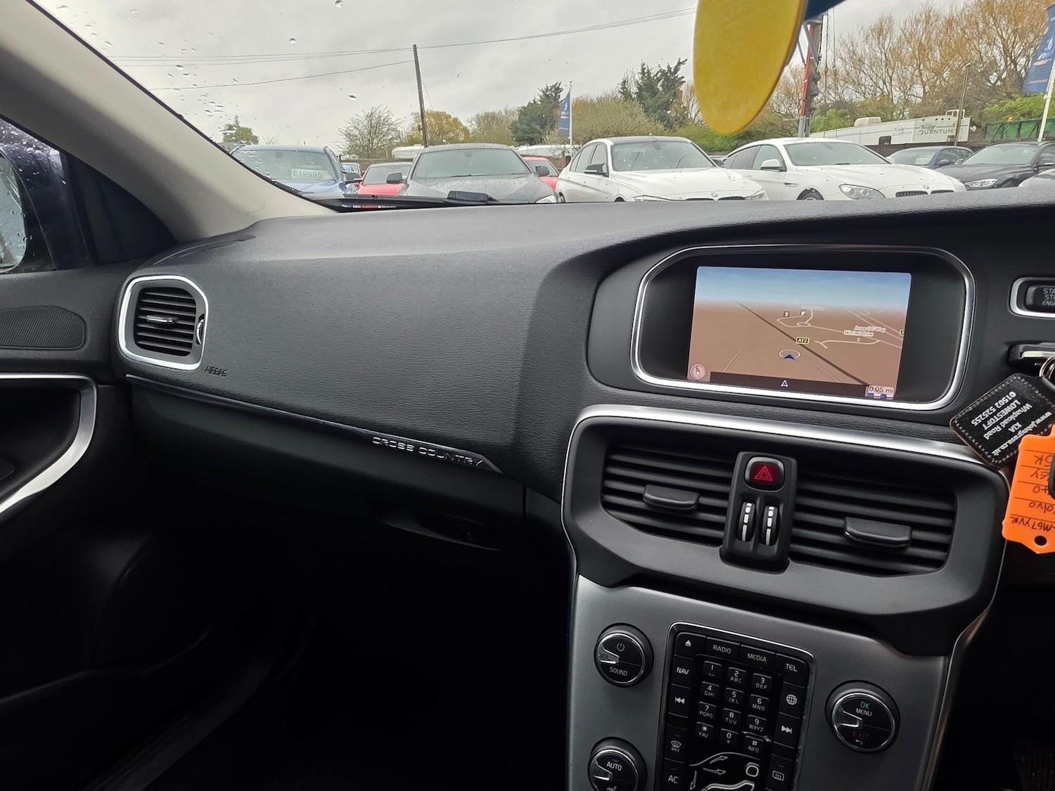 Used Volvo V40 2017 for sale - 78046890: Photo 24