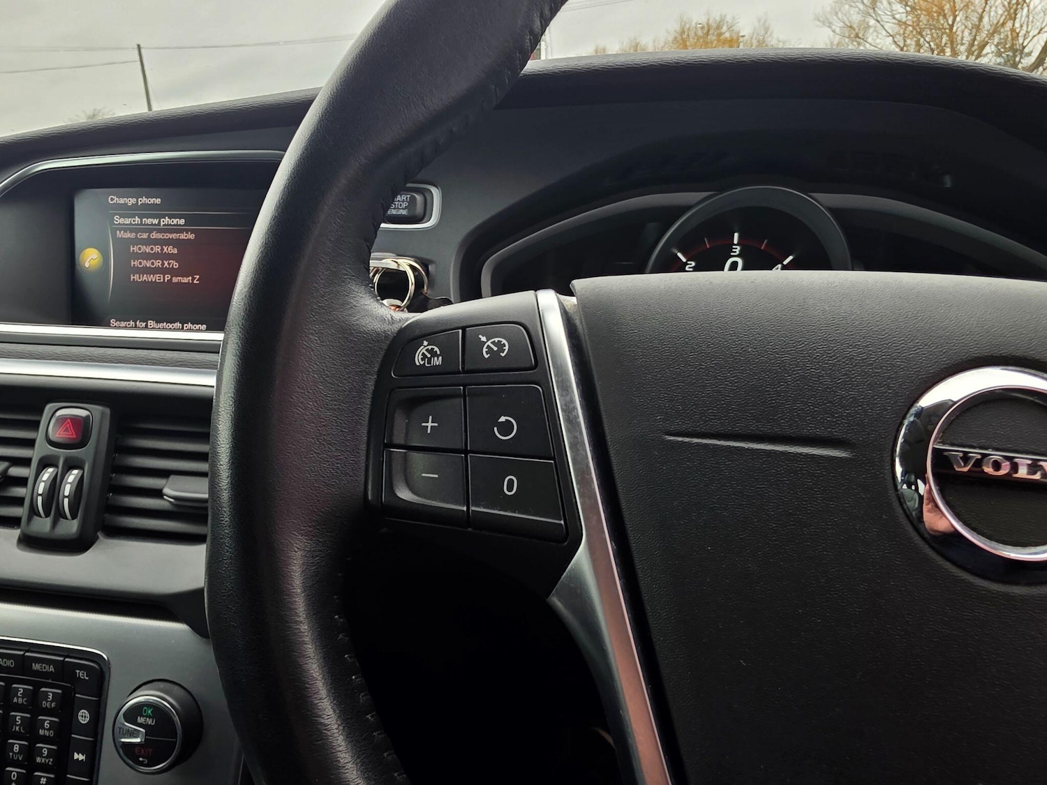 Used Volvo V40 2017 for sale - 78046890: Photo 33