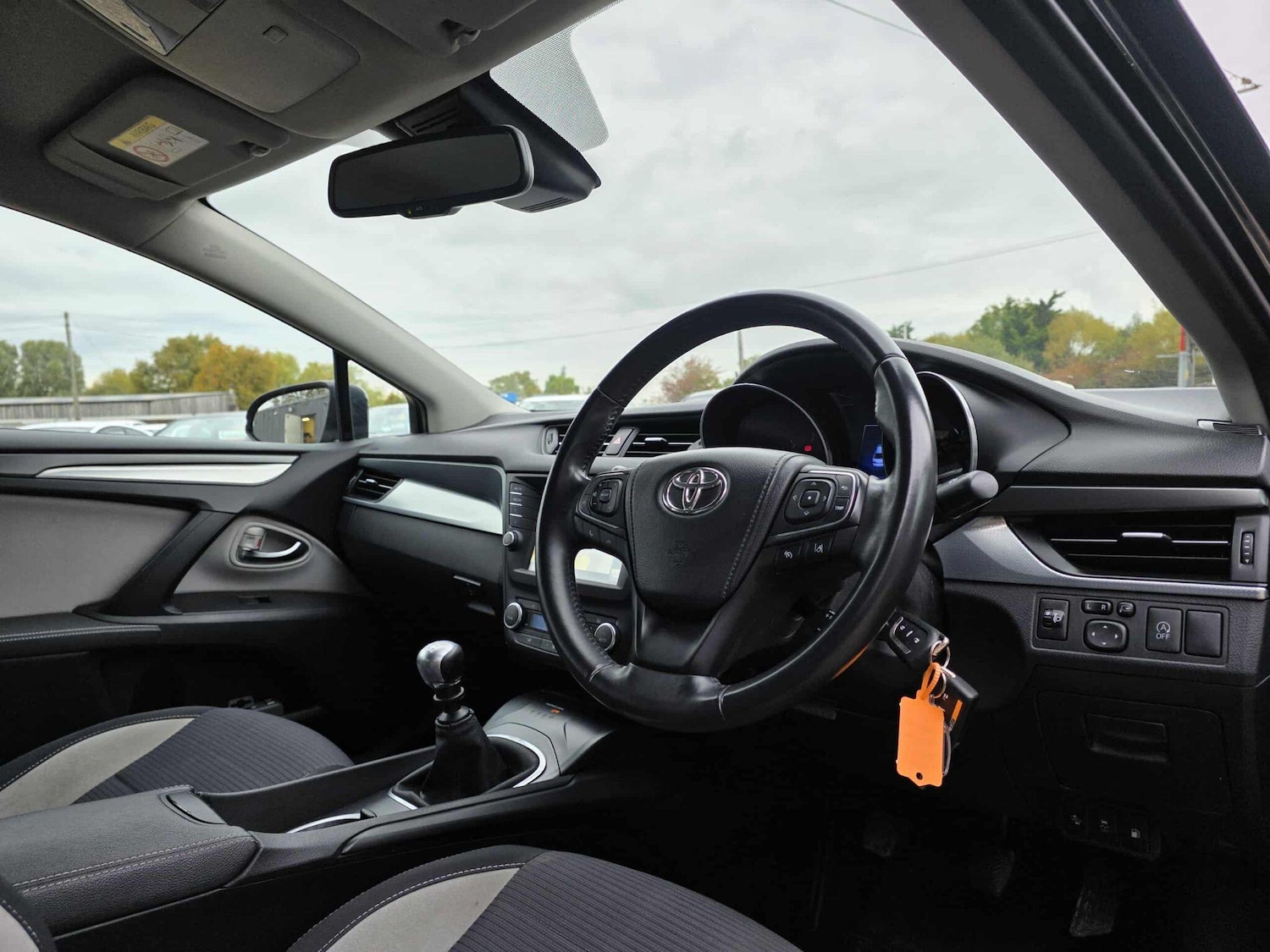 Used Toyota Avensis 2017 for sale - 76599442: Photo 14