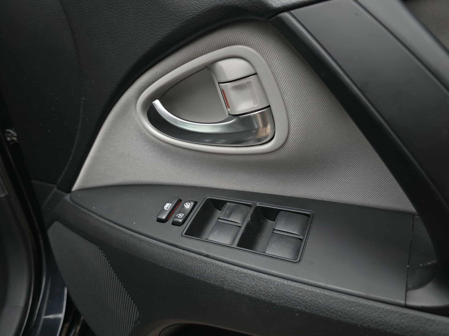 Used Toyota Avensis 2017 for sale - 76599442: Photo 24