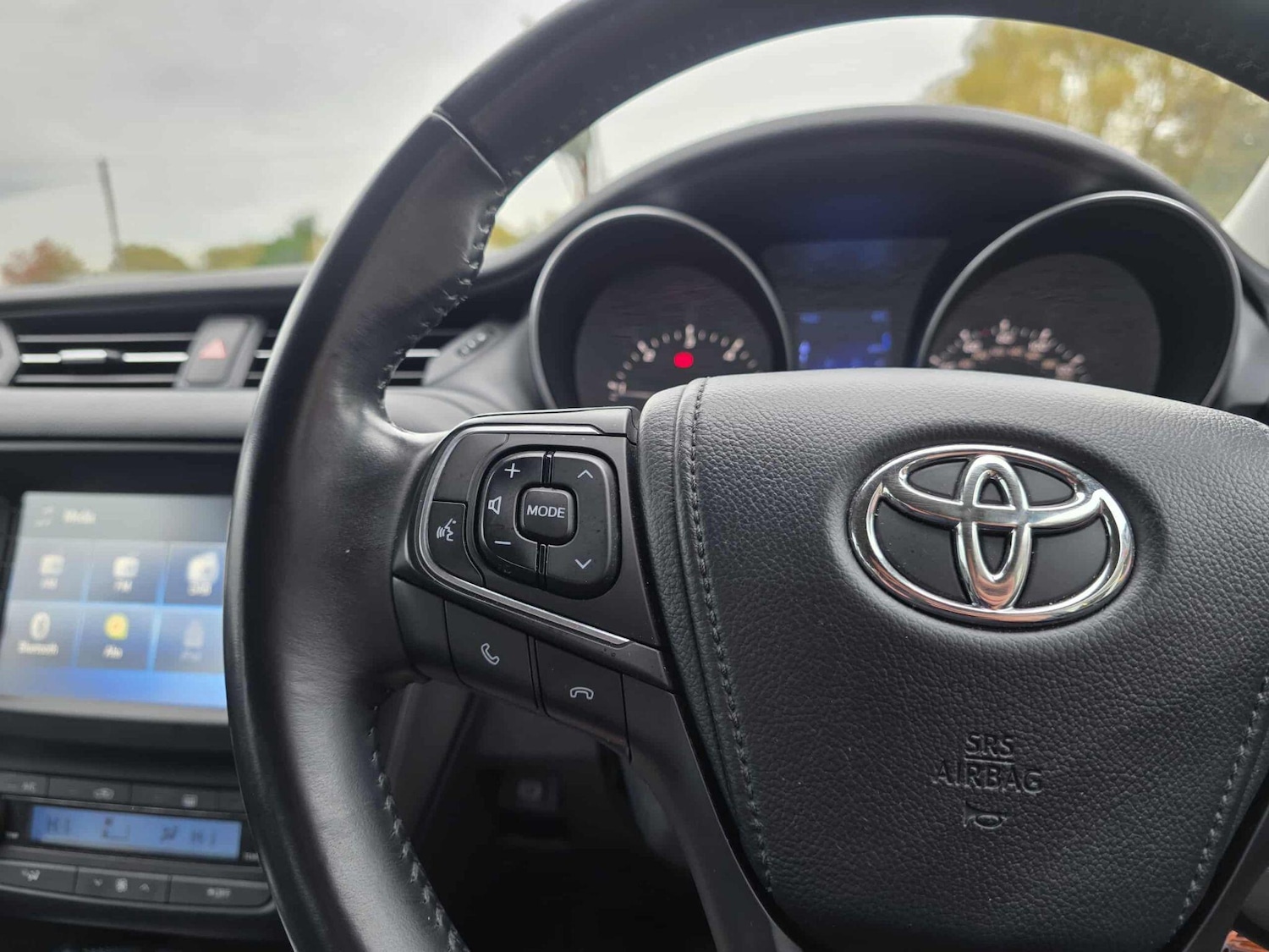 Used Toyota Avensis 2017 for sale - 76599442: Photo 36