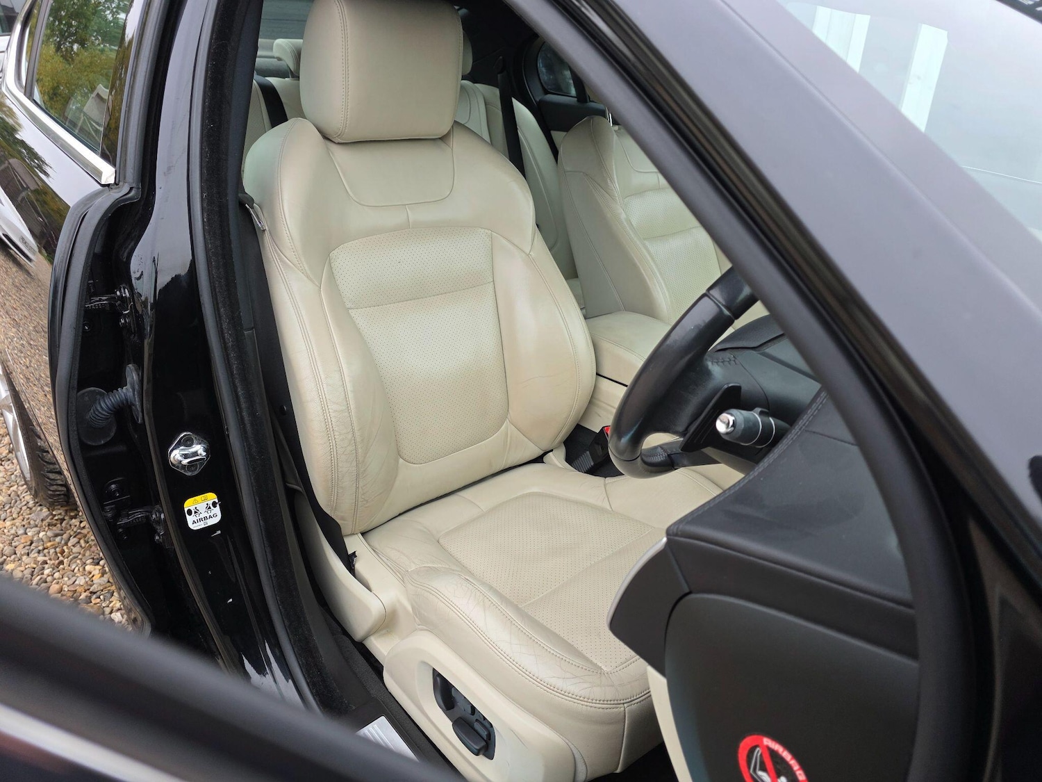 Used Jaguar XF 2014 for sale - 76599437: Photo 14