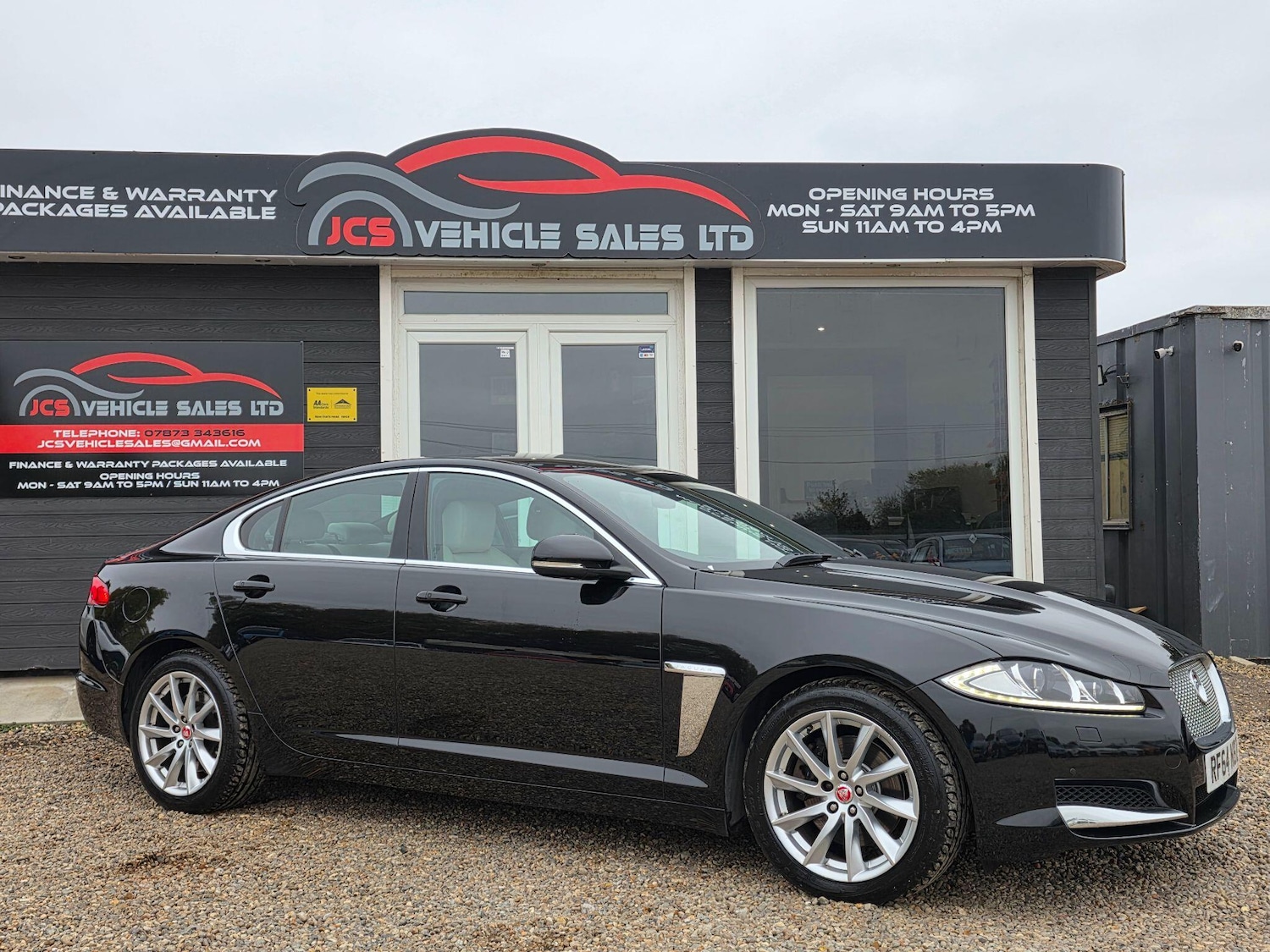 Used Jaguar XF 2014 for sale - 76599437: Photo 2