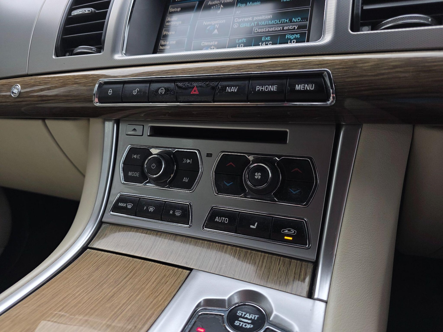 Used Jaguar XF 2014 for sale - 76599437: Photo 22