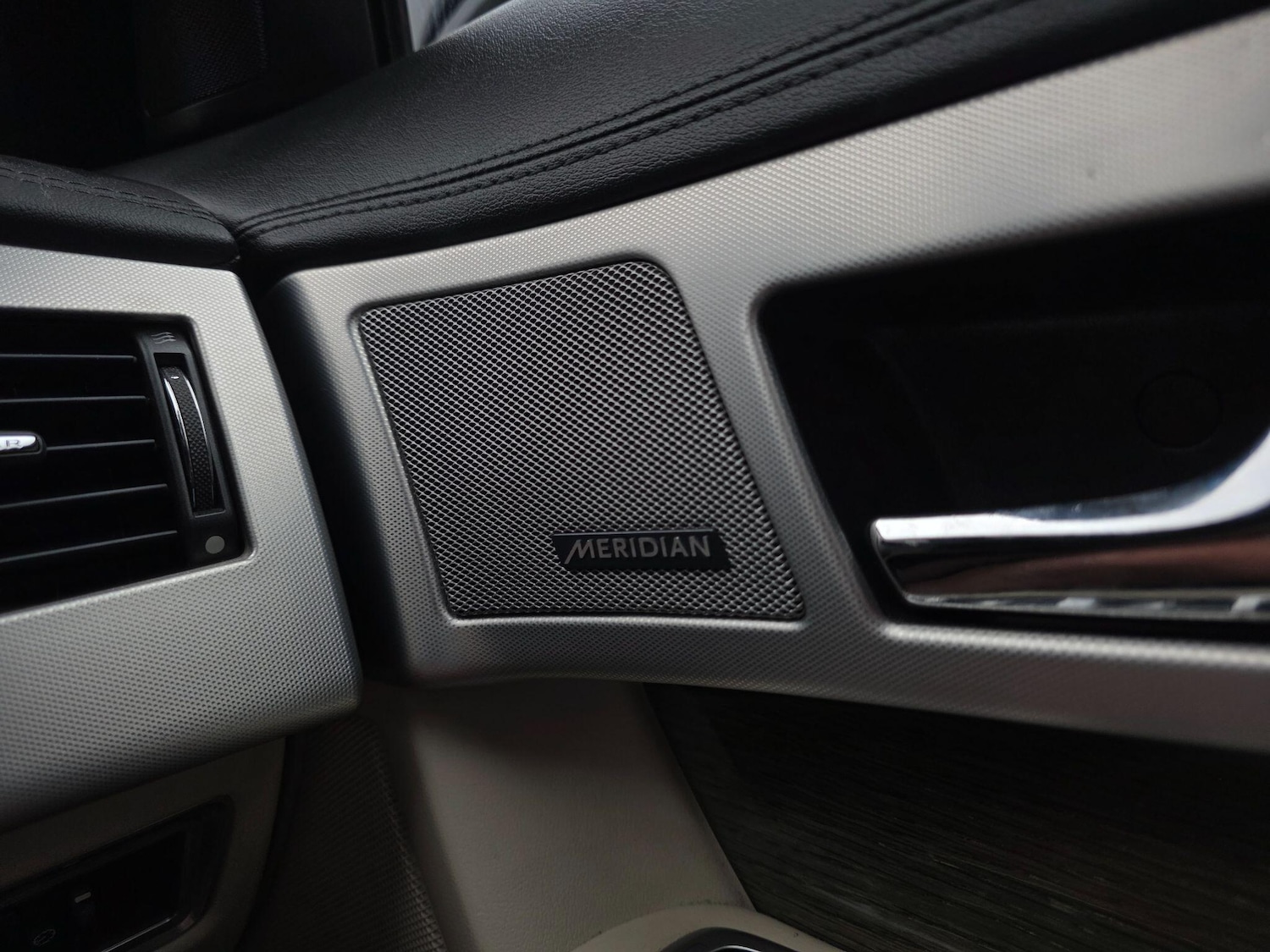 Used Jaguar XF 2014 for sale - 76599437: Photo 32