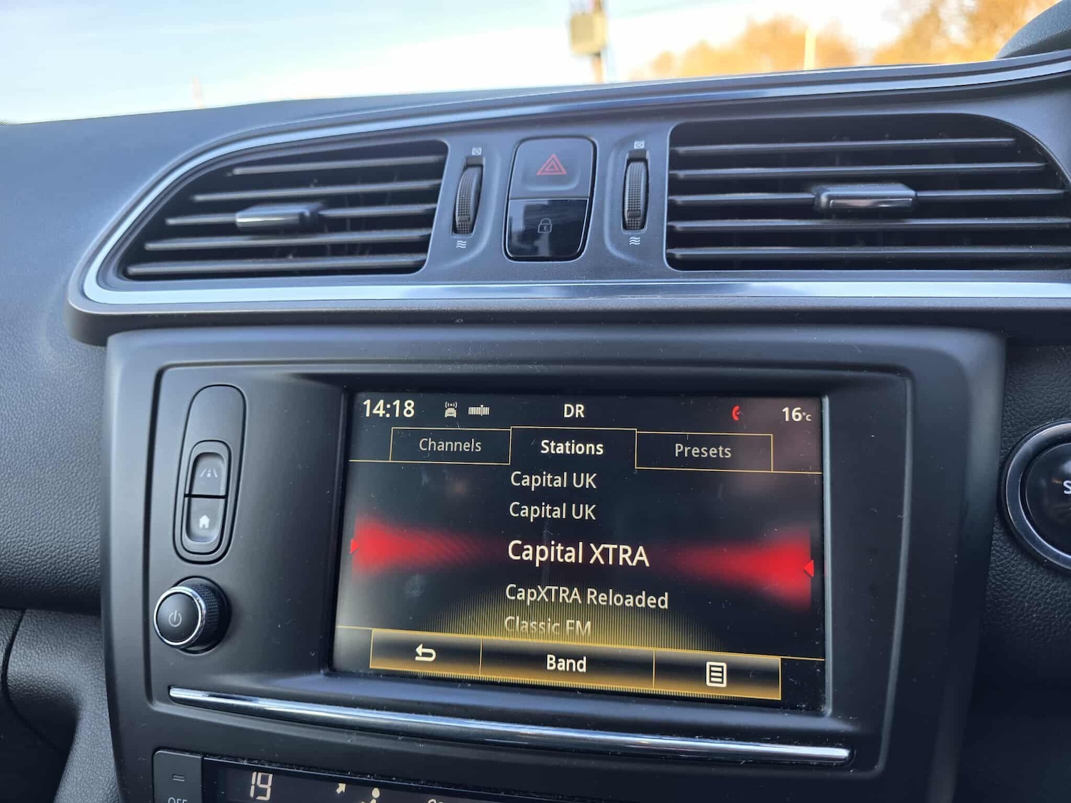 Used Renault Kadjar for sale - 76996324: Photo 30