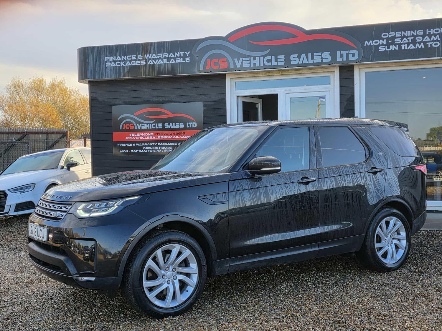 Used Land Rover Discovery 2018 for sale - 76689593: Photo 11