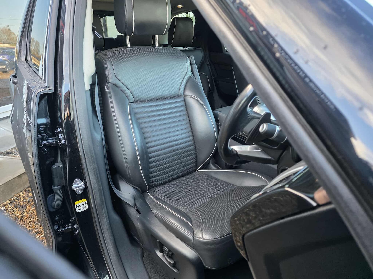 Used Land Rover Discovery 2018 for sale - 76689593: Photo 15