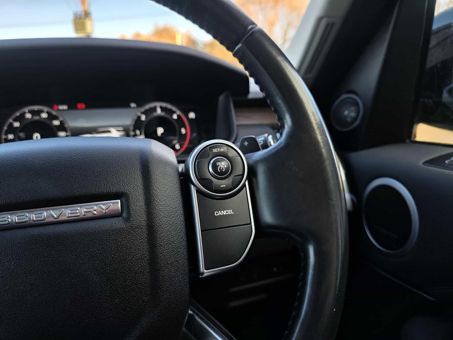 Used Land Rover Discovery 2018 for sale - 76689593: Photo 50