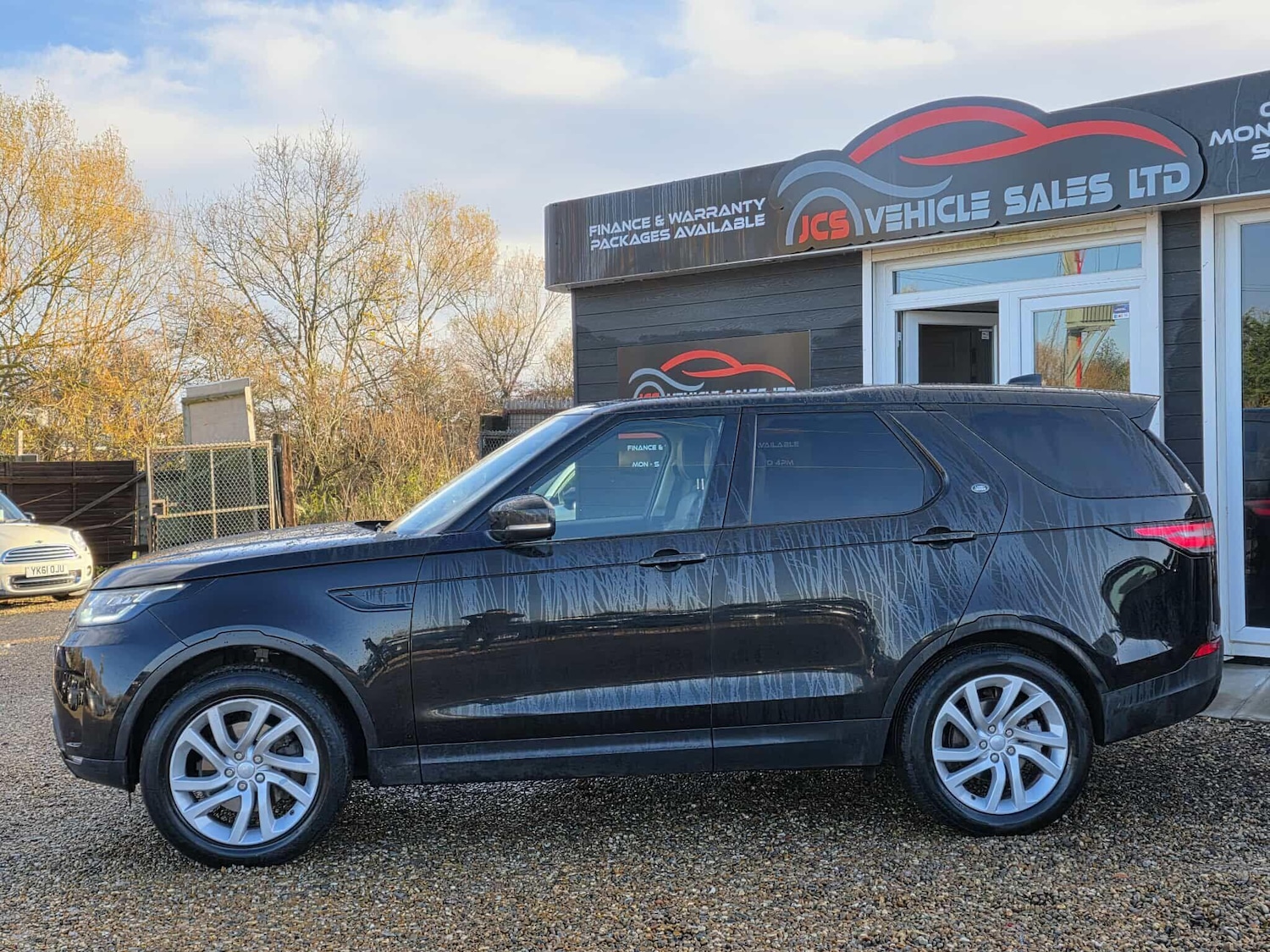 Used Land Rover Discovery 2018 for sale - 76689593: Photo 8