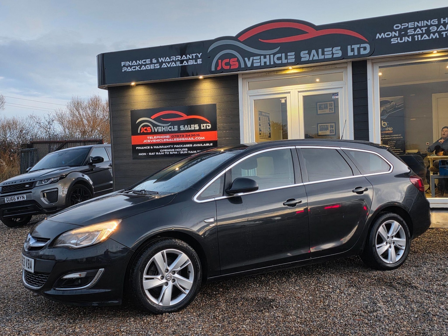 Used Vauxhall Astra 2013 for sale - 76887191: Photo 2