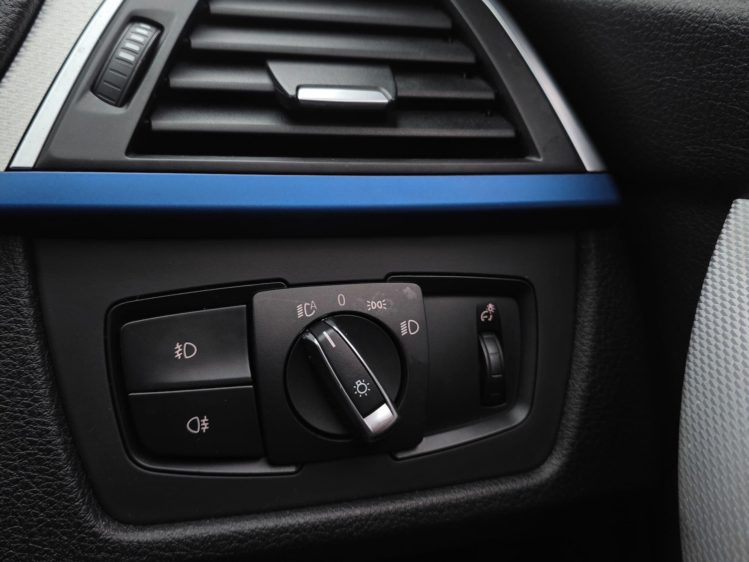 Used BMW 3 Series 2016 for sale - 77305277: Photo 41