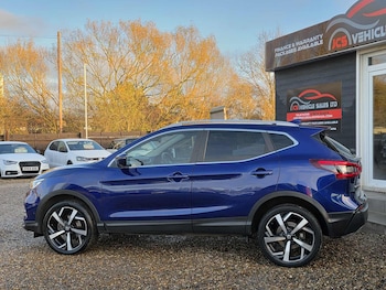 Used Nissan Qashqai 2017 for sale - 76688999: Photo