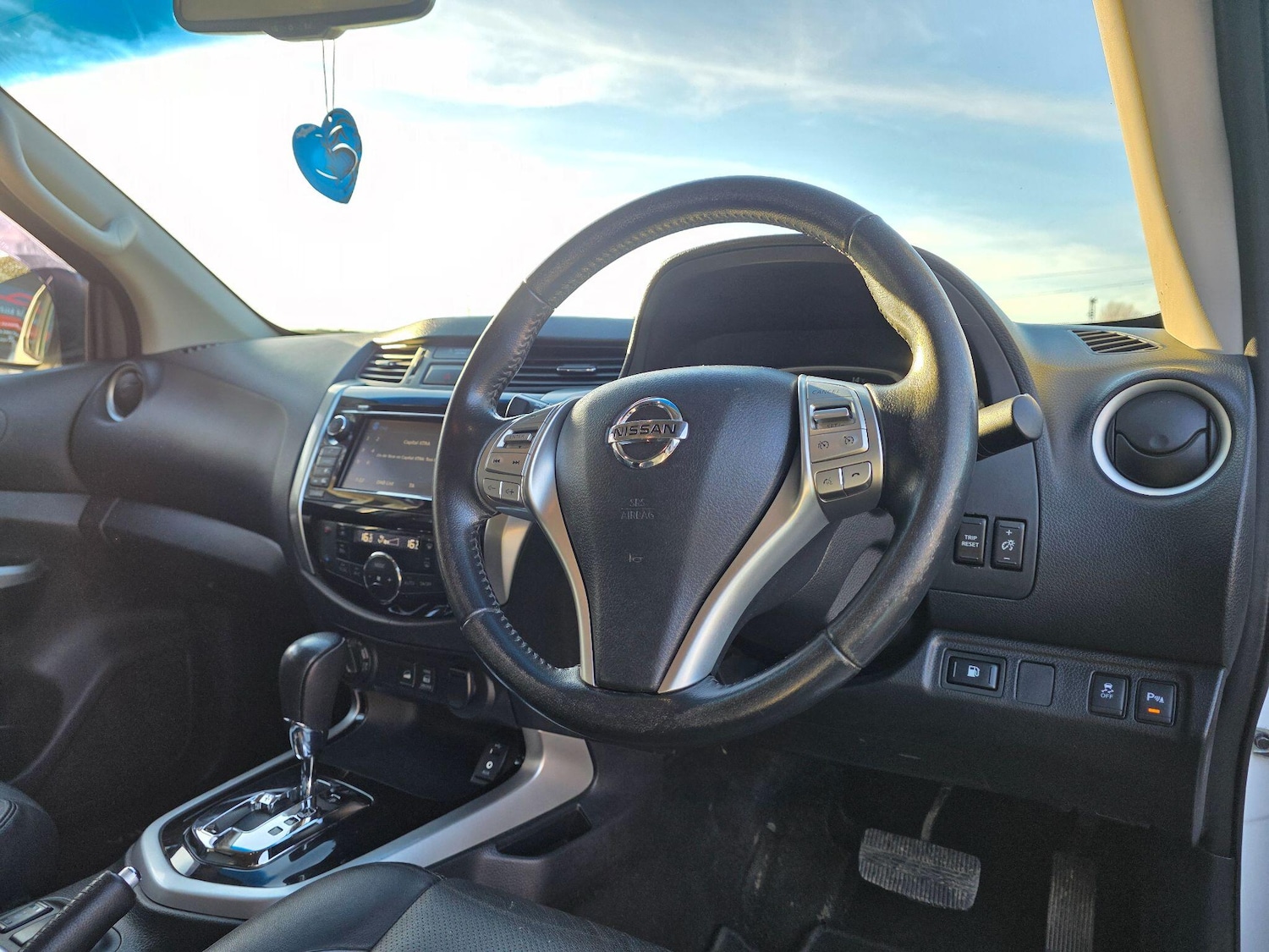 Used Nissan Navara 2017 for sale - 77724103: Photo 15