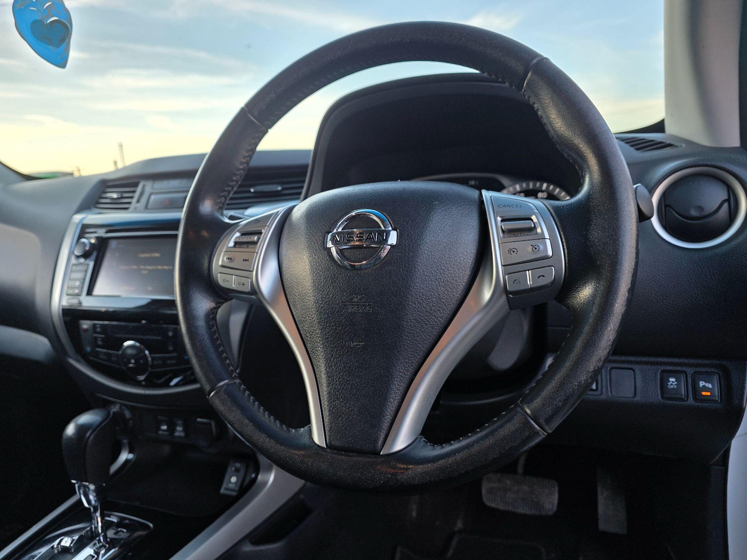 Used Nissan Navara 2017 for sale - 77724103: Photo 22