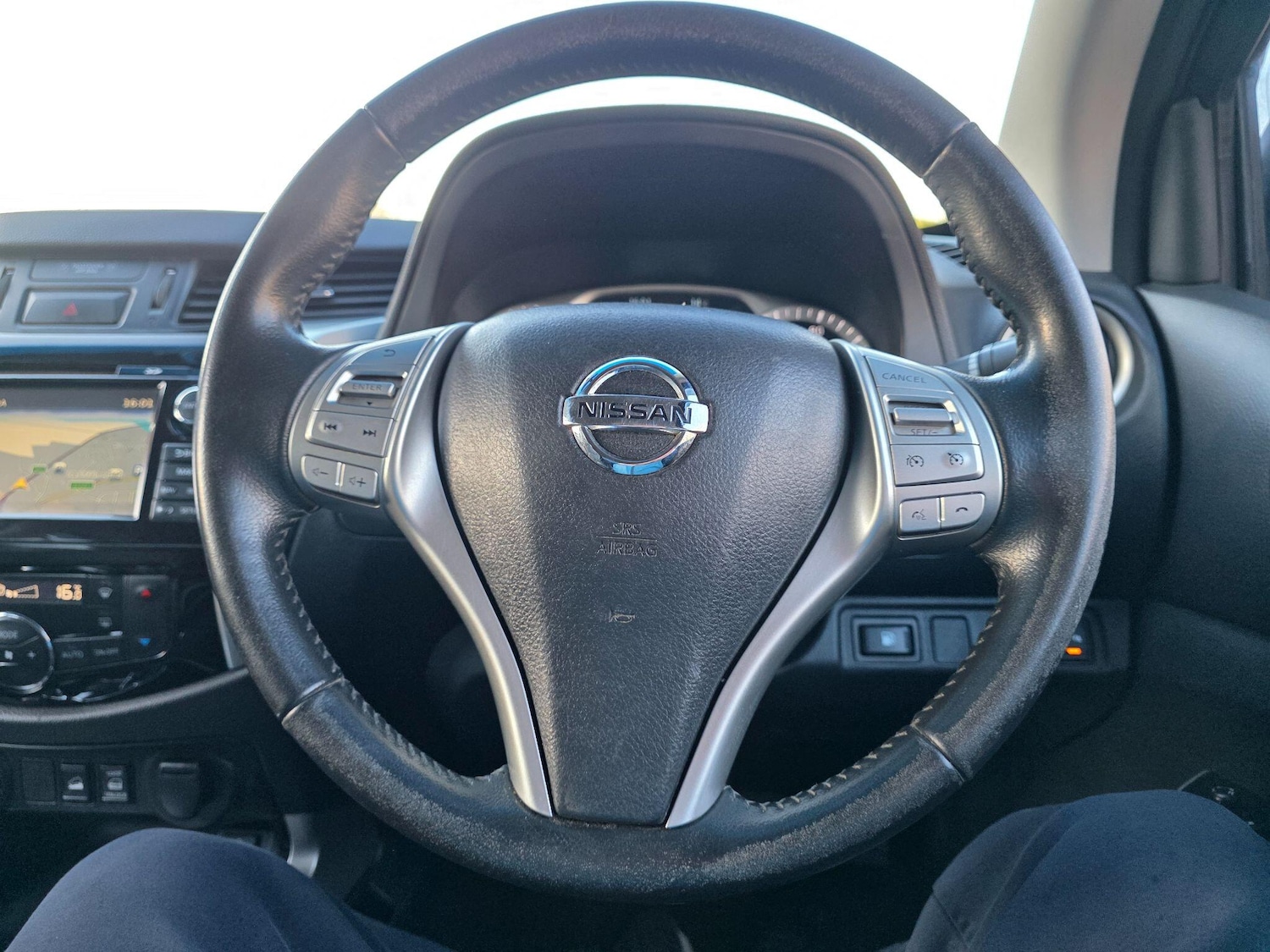 Used Nissan Navara 2017 for sale - 77724103: Photo 34