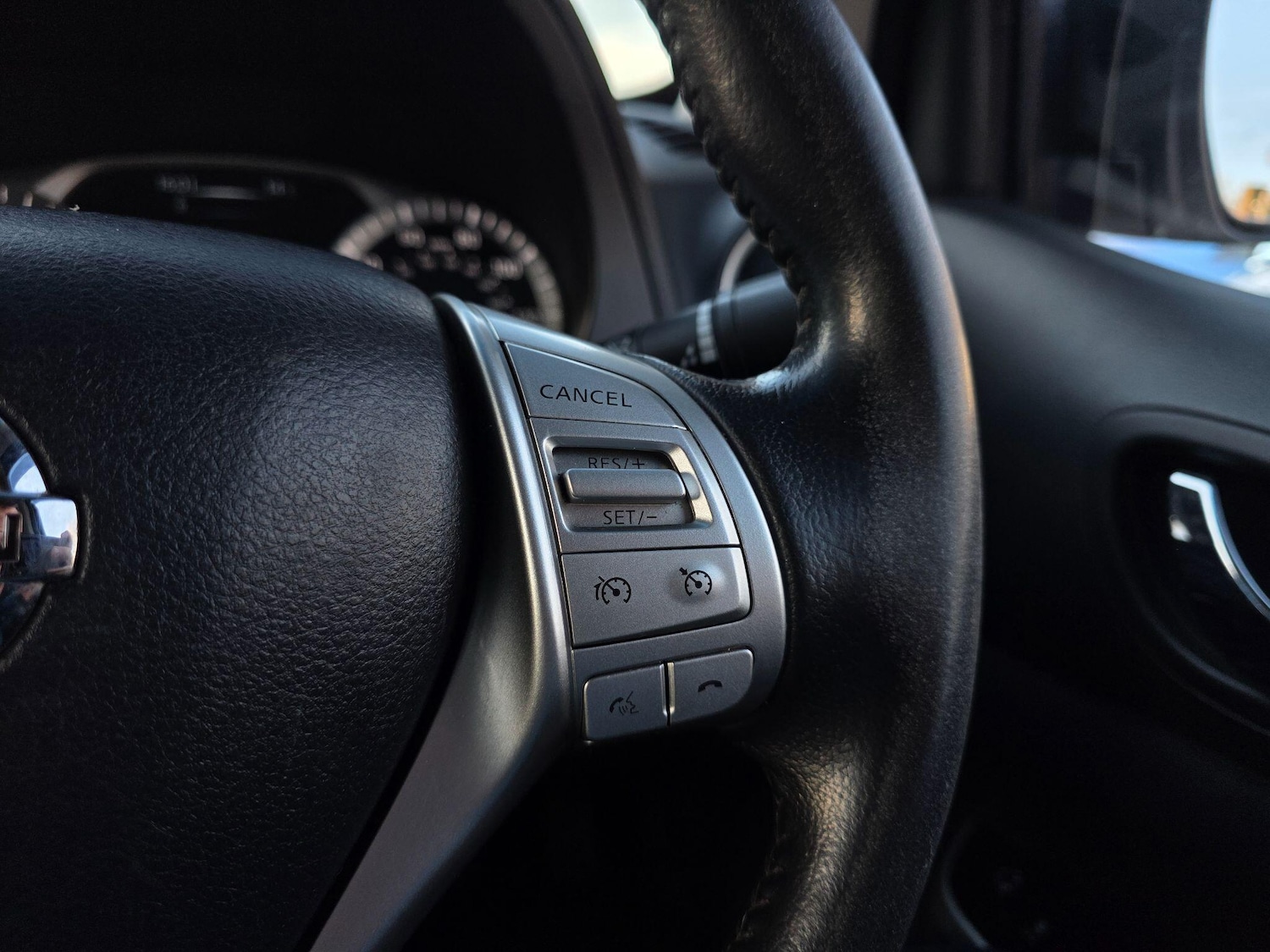 Used Nissan Navara 2017 for sale - 77724103: Photo 35