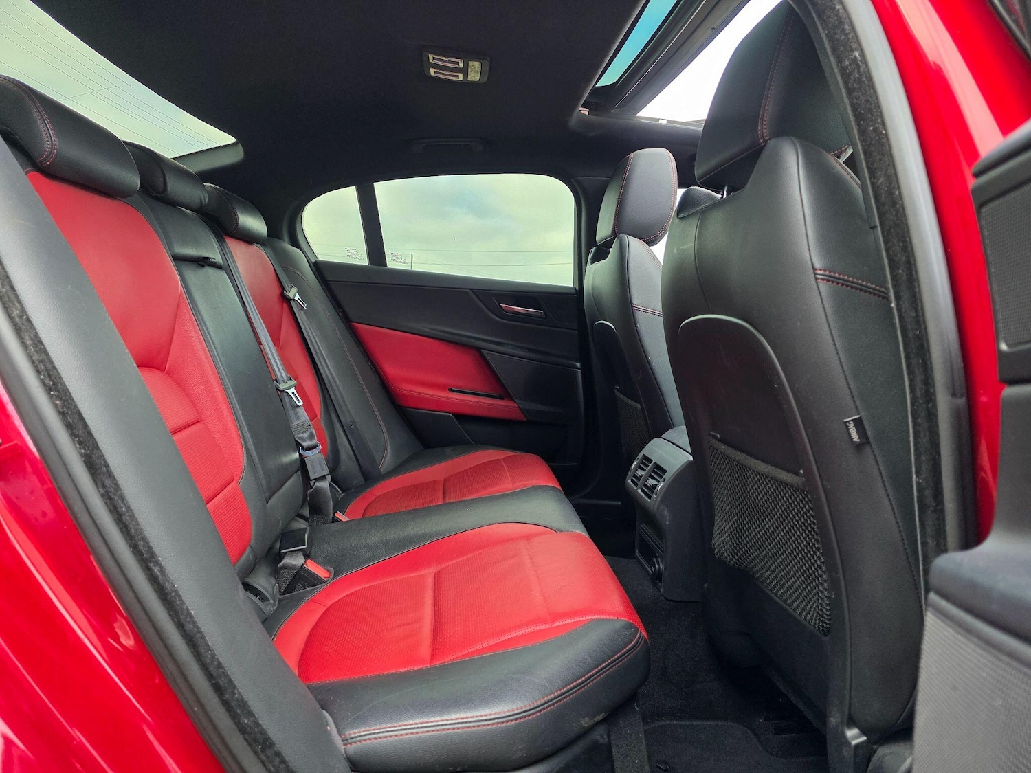 Used Jaguar XE 2016 for sale - 77440716: Photo 15