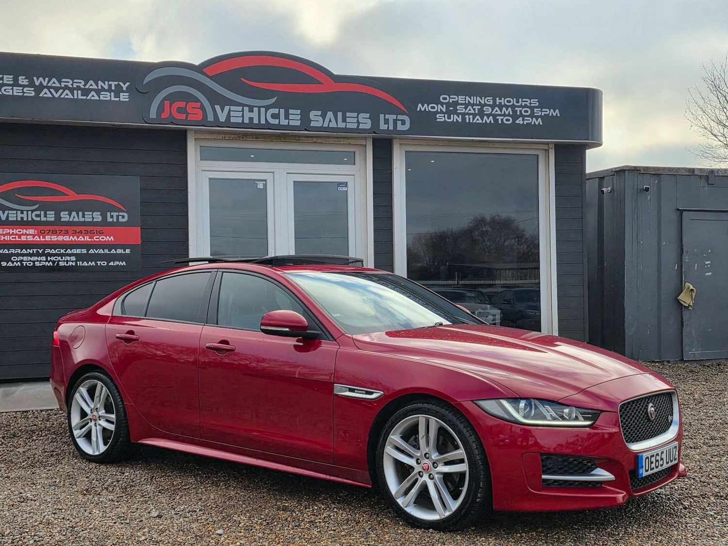 Used Jaguar XE 2016 for sale - 77440716: Photo 2