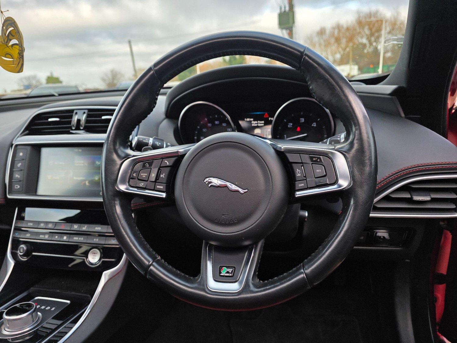 Used Jaguar XE 2016 for sale - 77440716: Photo 20