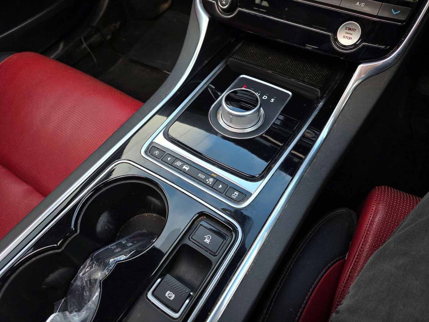 Used Jaguar XE 2016 for sale - 77440716: Photo 22