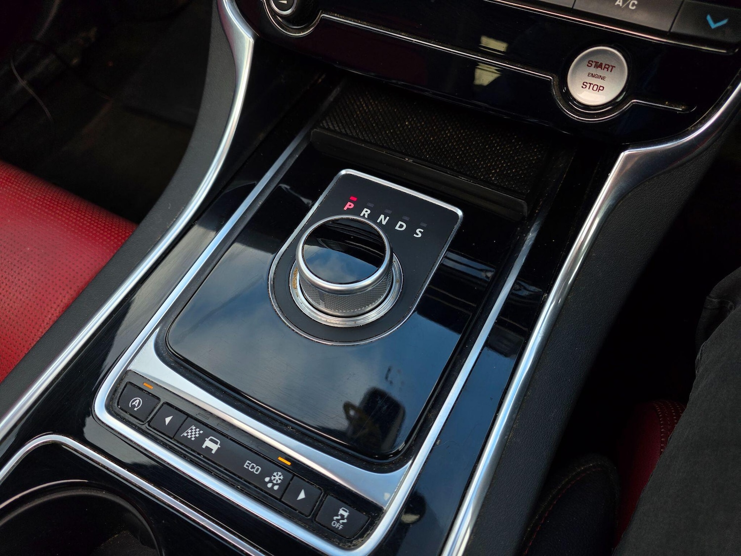 Used Jaguar XE 2016 for sale - 77440716: Photo 23