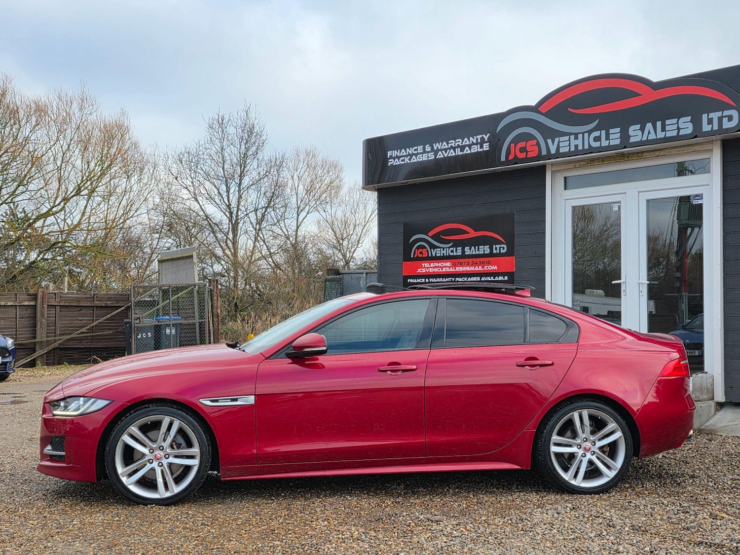 Used Jaguar XE 2016 for sale - 77440716: Photo 9