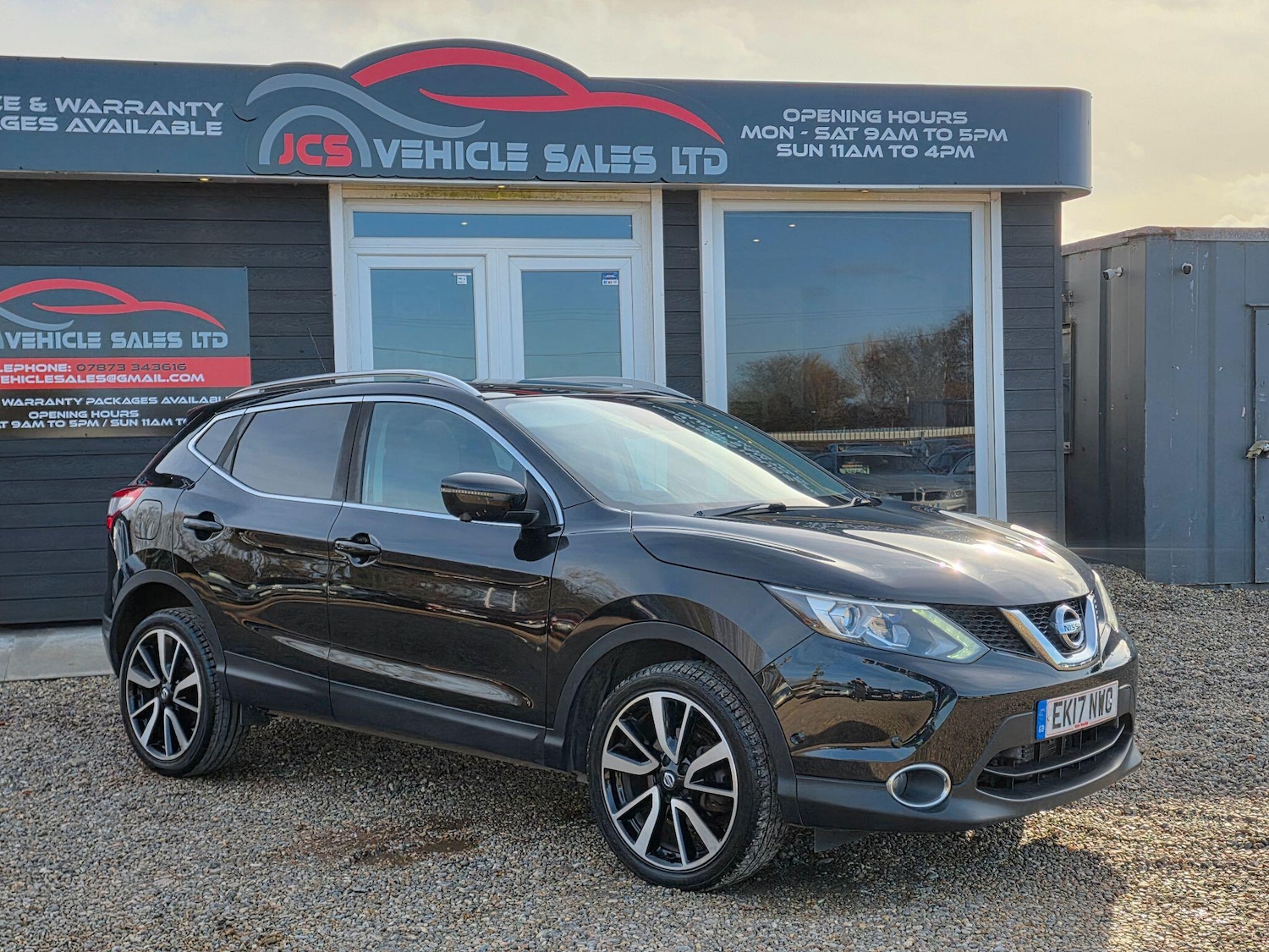 Used Nissan Qashqai 2017 for sale - 77637435: Photo 2