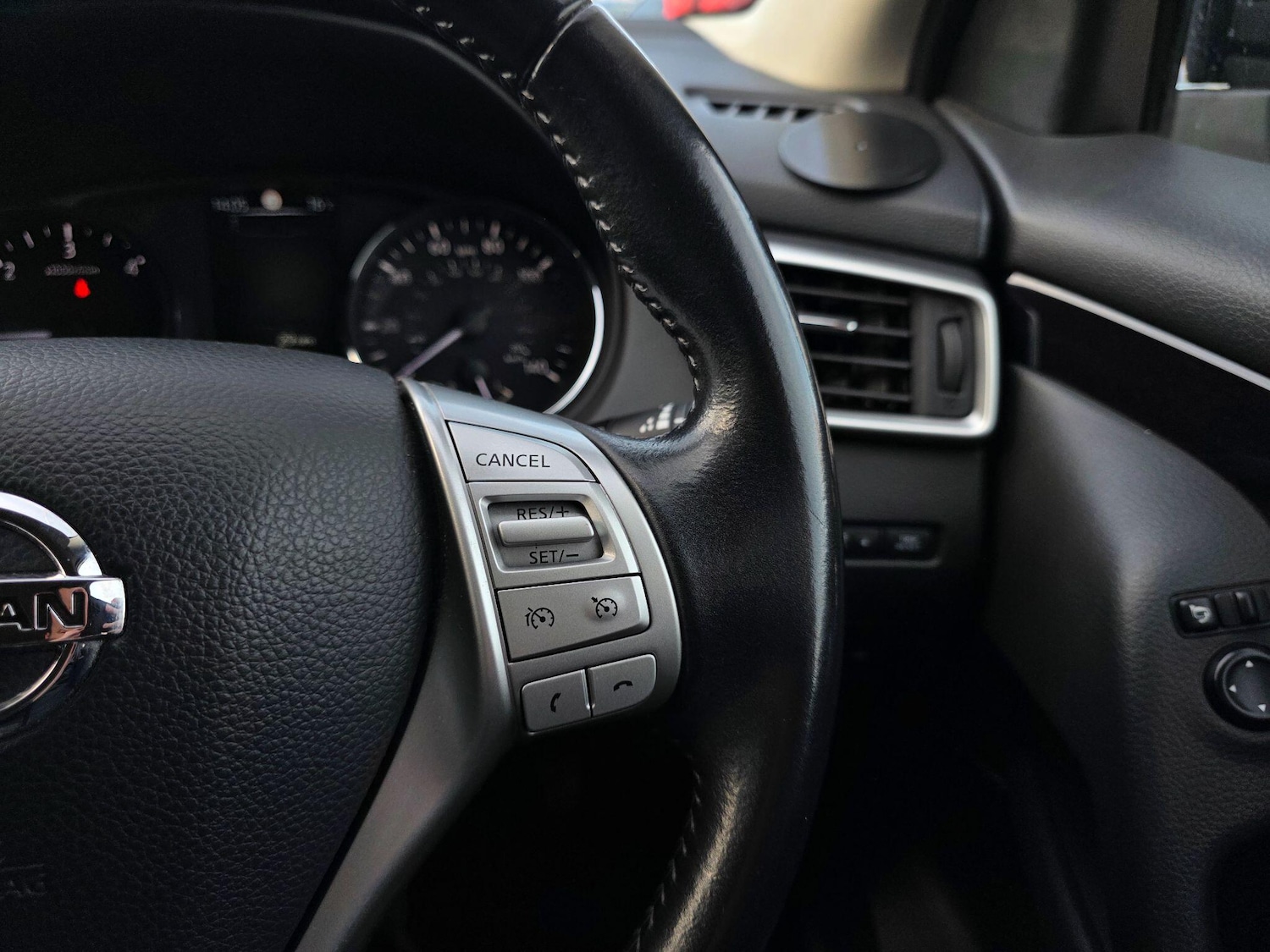 Used Nissan Qashqai 2017 for sale - 77637435: Photo 39